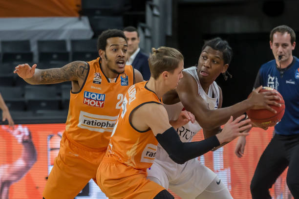 替补席地位 替补席地位